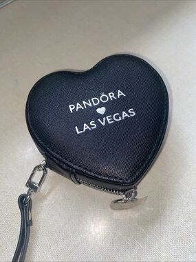 Pandora Las Vegas Heart Jewelry Travel Case Black Dice Charm Zip Wristlet Case